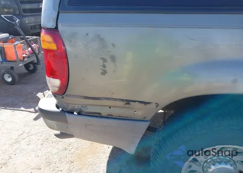 1999 Mercury Mountaineer z USA, uszkodzony, nr VIN 4M2ZU52E0XUJ38197